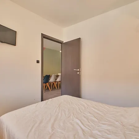 Appartement Marmotte 101 *